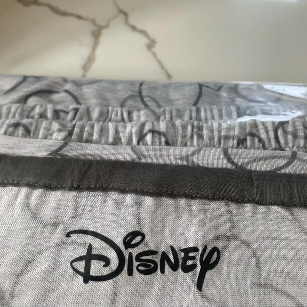 NWT Disney 2 Piece Top and Shorts Pajama Set PJs with Pockets Mickey Mouse - Picture 4 of 6